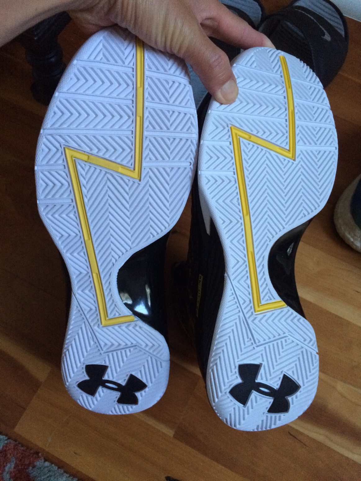 fake under armour shoes